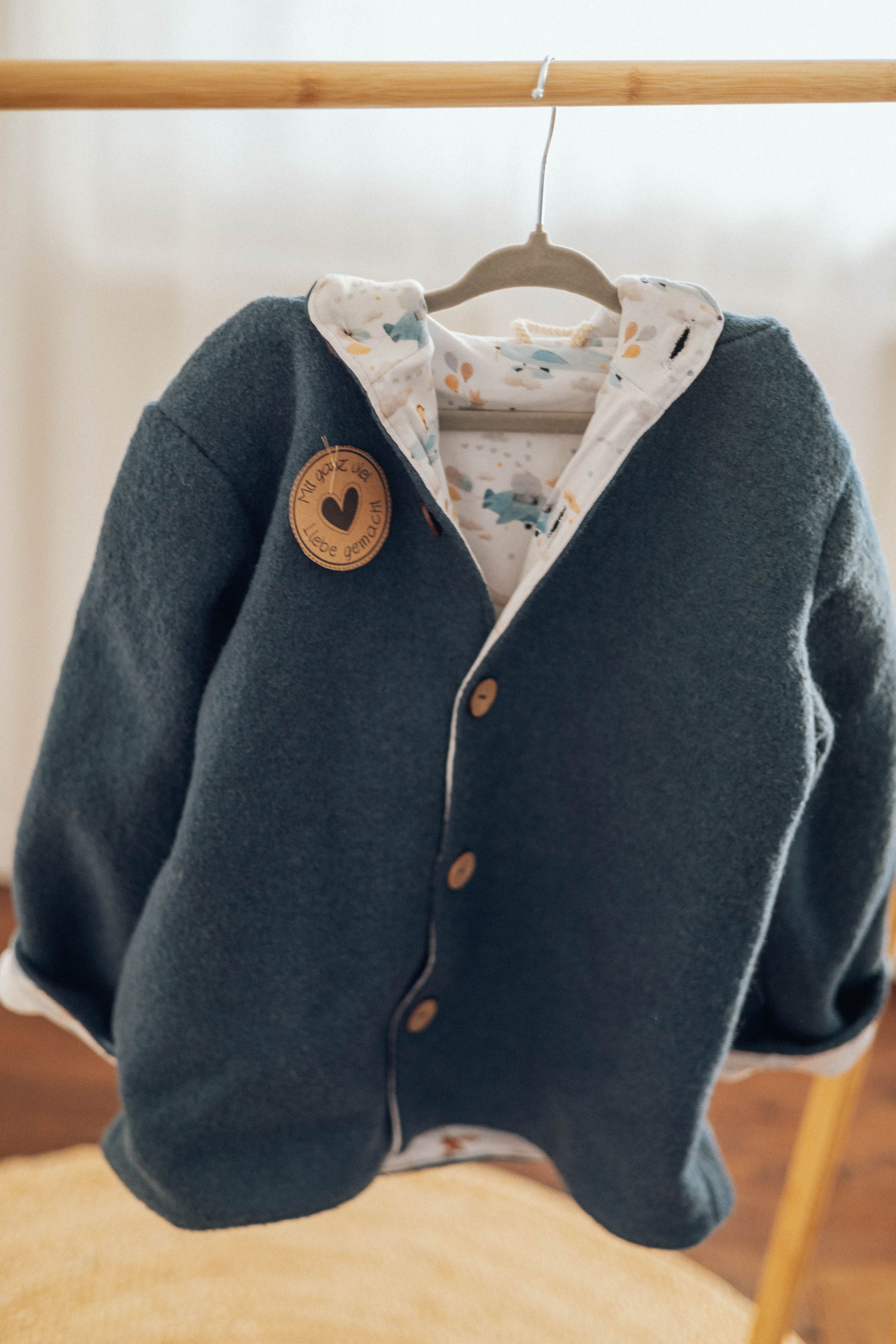 Walkjacke mit Kapuze – Größe 134 – Handgemacht – Innen Baumwolljersey – Kinderjacke