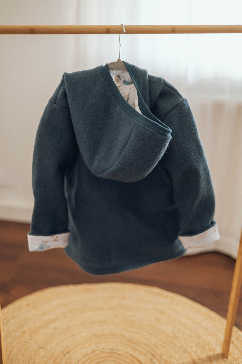 Walkjacke mit Kapuze – Größe 134 – Handgemacht – Innen Baumwolljersey – Kinderjacke